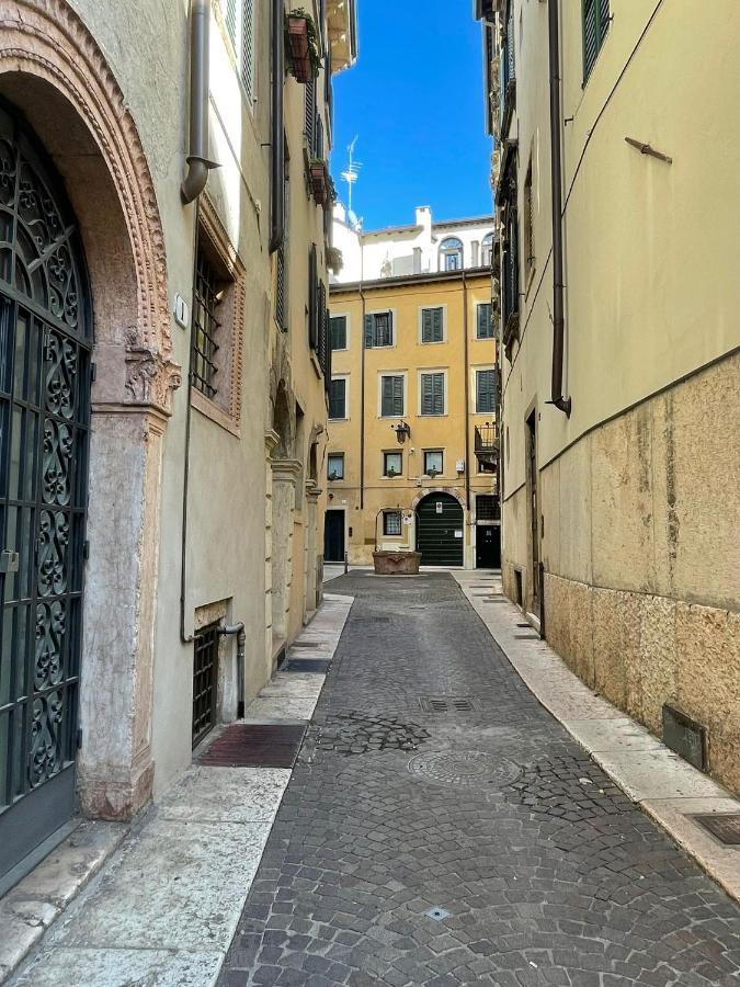 Magnolia Home - Piazza Delle Erbe Verona Luaran gambar