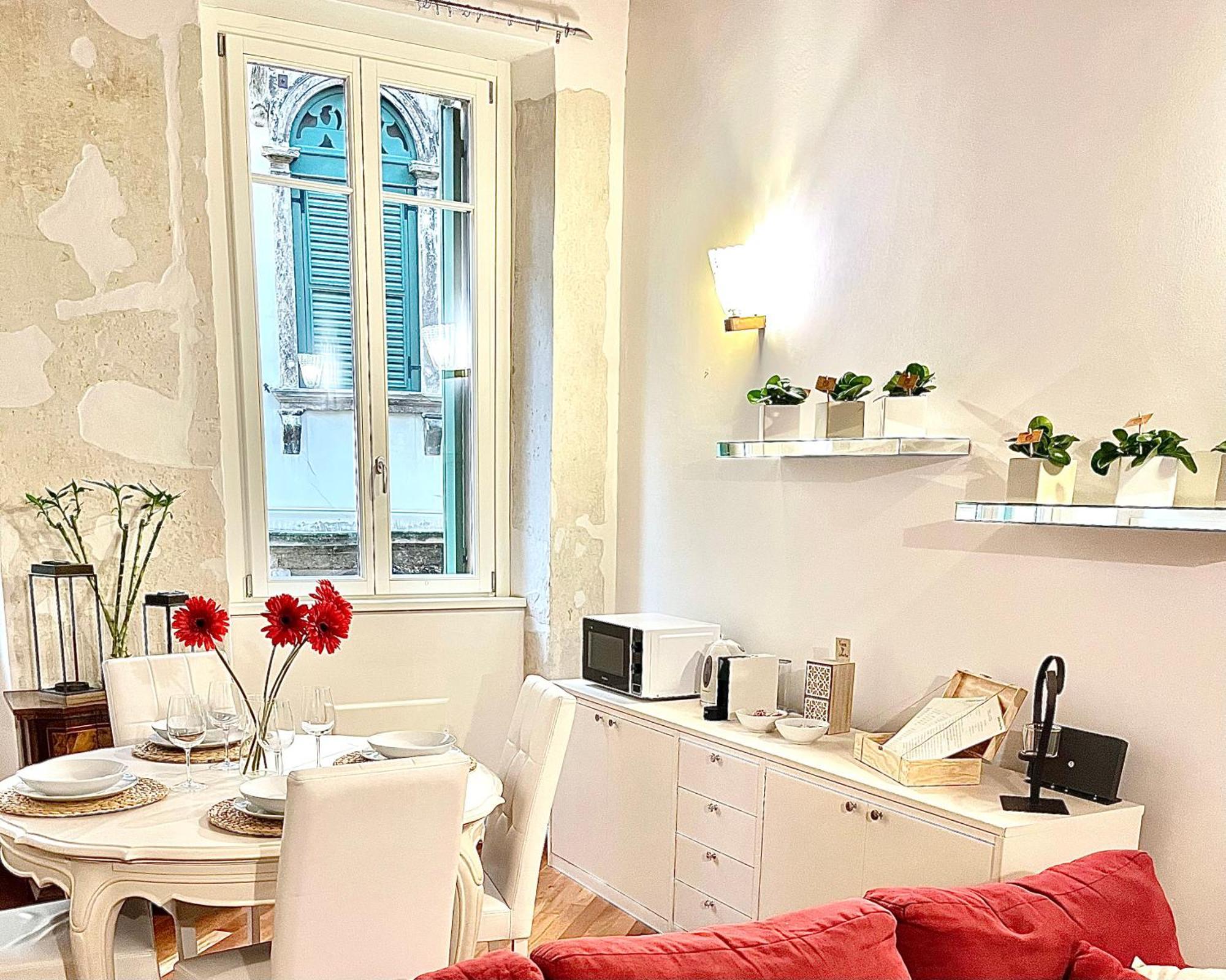 Magnolia Home - Piazza Delle Erbe Verona Luaran gambar