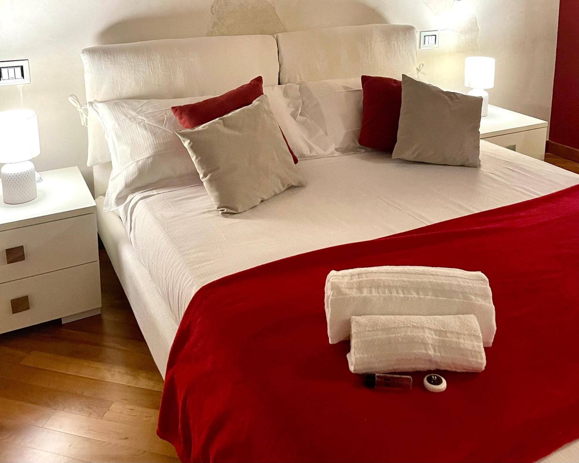 Magnolia Home - Piazza Delle Erbe Verona Luaran gambar